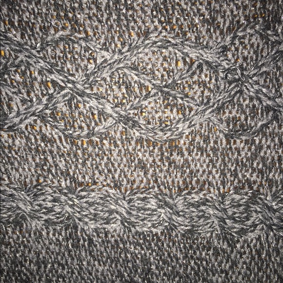 Beautiful Sweater - Picture 5 of 6